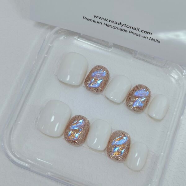 White gold glitter Glossy Short Round Fake Nails Daily Wear School Office Friendly rewearable Press on Nails